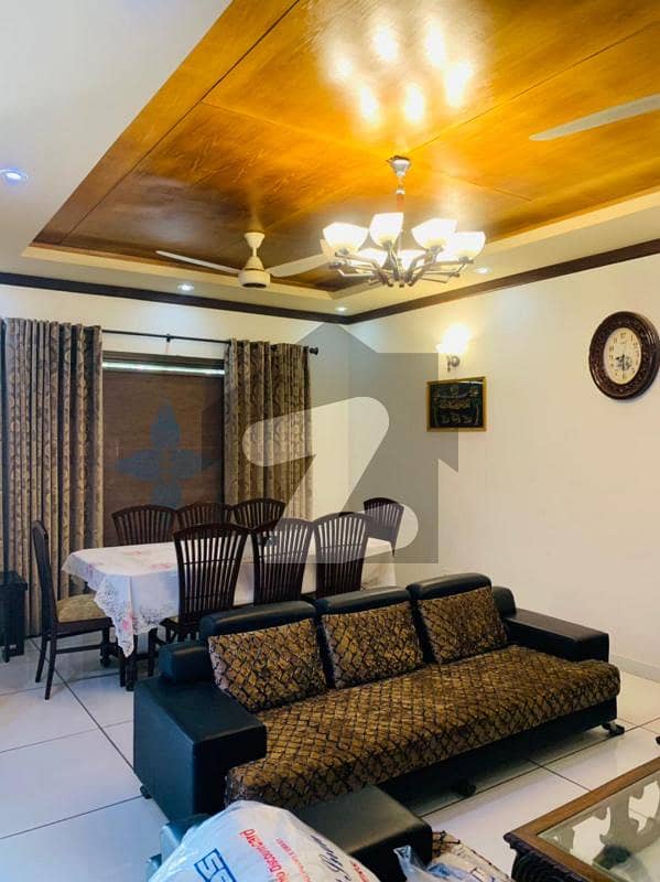 ڈی ایچ اے فیز 8 ڈی ایچ اے ڈیفینس,کراچی میں 5 کمروں کا 1 کنال مکان 4.75 لاکھ میں کرایہ پر دستیاب ہے۔