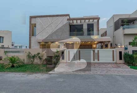10 Marla House Available For Rent In DHA