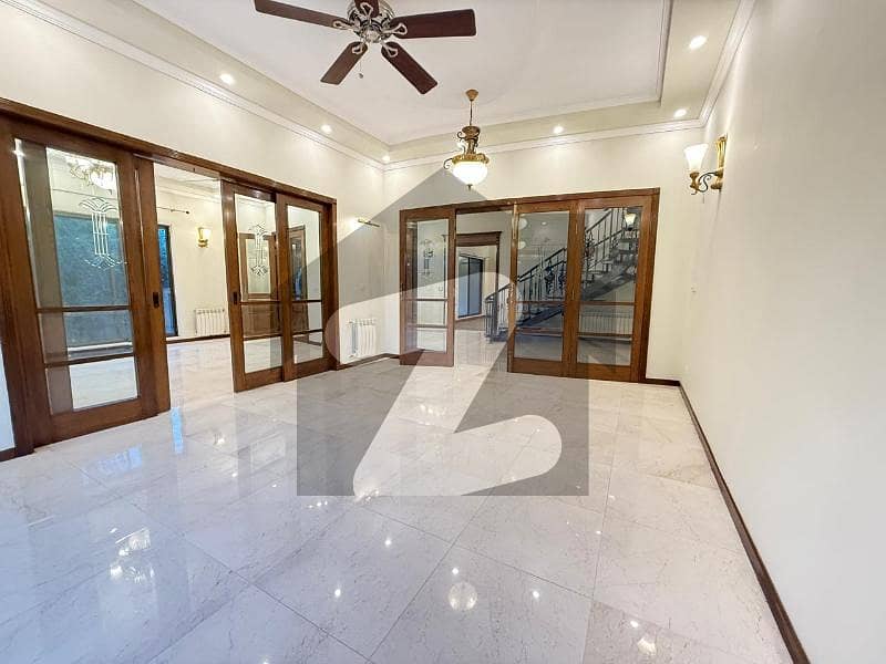 F-7 Modern 04 Bedroom House Available For Rent. F-7 Modern 04 Bedroom House Available For Rent.