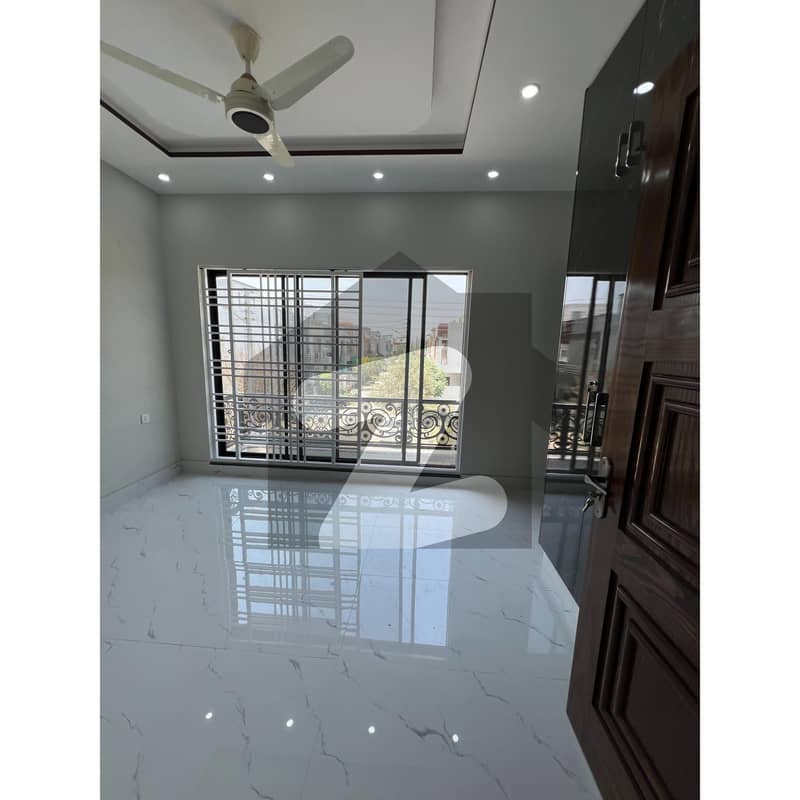 5 MARAL HOUSE FOR SALE 5 MARAL HOUSE FOR SALE