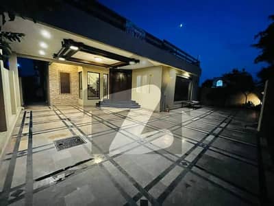 HOUSE FOR RENT IN DHA PHASE 6 GOOD LOCATION