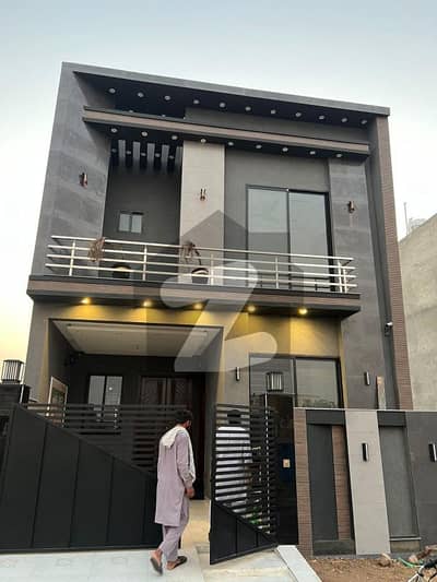 5 Marla Beautiful Modern House For Sale Super Hot Location Near Park Lake City M-7 Block C1, Lahore Price: PKR 2.55 Crore 5 Marla Beautiful Modern House For Sale Super Hot Location Near Park Lake City M-7 Block C1, Lahore Price: PKR 2.55 Crore