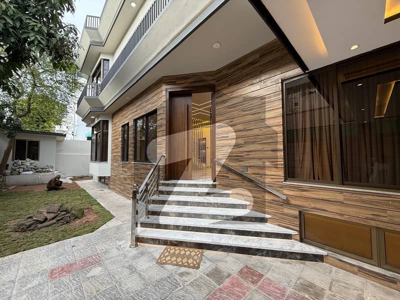 House For Rent In F8 House For Rent In F8