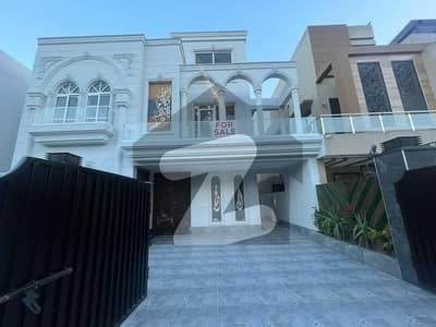 ڈی ایچ اے فیز 3 - بلاک ڈبل ایکس فیز 3,ڈیفنس (ڈی ایچ اے),لاہور میں 4 کمروں کا 10 مرلہ مکان 1.65 لاکھ میں کرایہ پر دستیاب ہے۔ ڈی ایچ اے فیز 3 - بلاک ڈبل ایکس فیز 3,ڈیفنس (ڈی ایچ اے),لاہور میں 4 کمروں کا 10 مرلہ مکان 1.65 لاکھ میں کرایہ پر دستیاب ہے۔