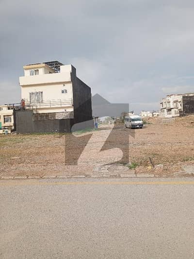 M Block 5 Marla Park Face For Sale
