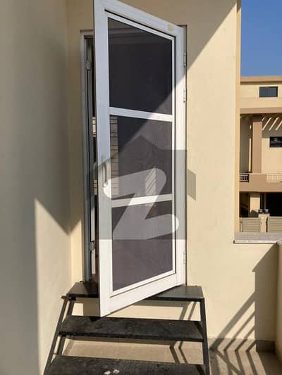 Bahria Phaes8 Ali Block 5 Marla Brand New Corner House