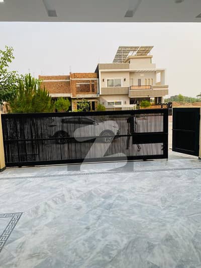بحریہ انکلیو - سیکٹر سی 2 بحریہ انکلیو,بحریہ ٹاؤن,اسلام آباد میں 5 کمروں کا 10 مرلہ مکان 5.75 کروڑ میں برائے فروخت۔