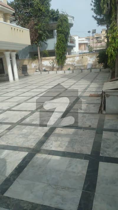 1000 Yd Bungalow For Sale In Phase 5 DHA
