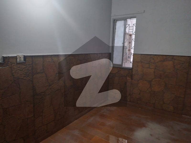 1650 Square Feet Flat In Central Gulistan-E-Jauhar - Block 16 For Sale 1650 Square Feet Flat In Central Gulistan-E-Jauhar - Block 16 For Sale