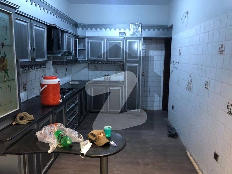 250 YARD BUNGALOW FOR RENT IN CLIFTON 250 YARD BUNGALOW FOR RENT IN CLIFTON