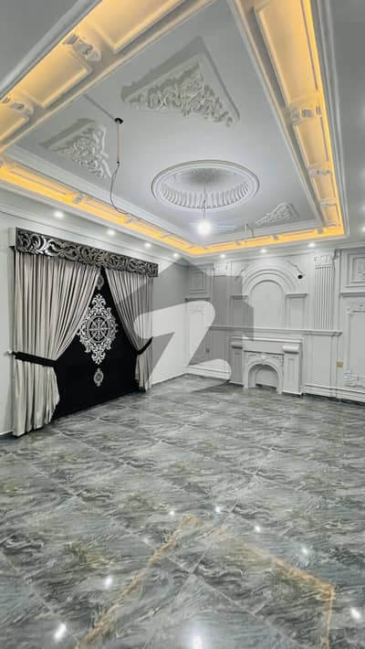 ایڈن آچرڈ فیصل آباد میں 5 کمروں کا 10 مرلہ مکان 4.85 کروڑ میں برائے فروخت۔