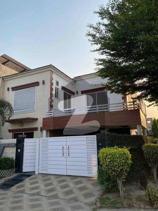 9.5 Marla Corner House For Sale in Umer Block Bahria Town Lahore 9.5 Marla Corner House For Sale in Umer Block Bahria Town Lahore