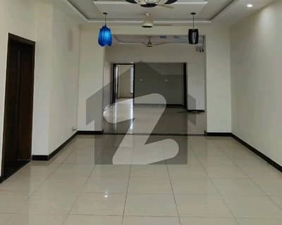 4500 Square Feet Spacious Upper Portion Is Available In G-16/4 For rent