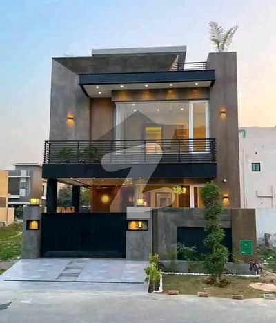 10 Marla House Available For Rent Very Good Condition