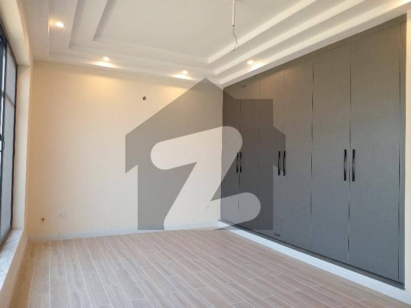 Lavish Furnished 2 Bedrooms Apartment ! In Capital Square B17 Lavish Furnished 2 Bedrooms Apartment ! In Capital Square B17