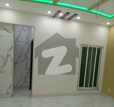کیولری ایکسٹینشن لاہور میں 3 کمروں کا 3 مرلہ مکان 2.7 کروڑ میں برائے فروخت۔