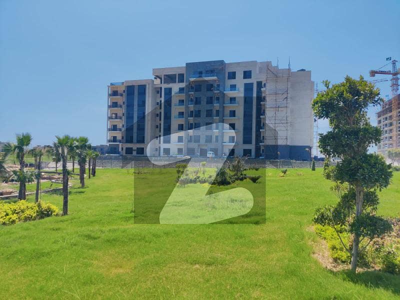 Luxury 3-Bed Apartment with Scenic Views in Prime Location Luxury 3-Bed Apartment with Scenic Views in Prime Location