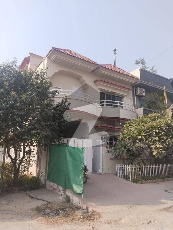 Double Storey House For Sale E 11-1 Double Storey House For Sale E 11-1