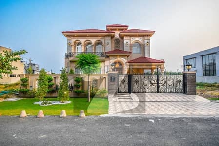 01 KANAL BRAND NEW WELL DESIGN HOUSE FOR SALE IN DHA PHASE 7 VERY NEAR TO RAYA