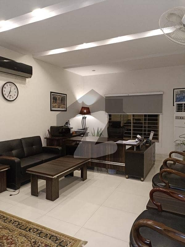 House Sized 1 Kanal Available In Gulberg 3 House Sized 1 Kanal Available In Gulberg 3