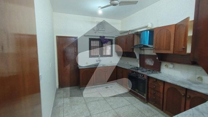 F-11 Well built House Upper Portion With Car Parking F-11 Well built House Upper Portion With Car Parking