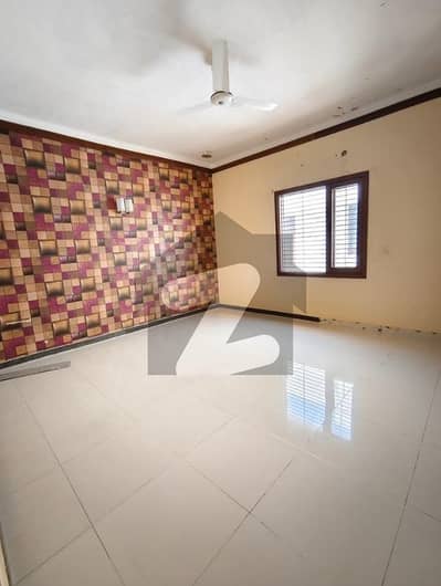 ڈی ایچ اے فیز 5 ڈی ایچ اے ڈیفینس,کراچی میں 6 کمروں کا 1 کنال مکان 6.5 لاکھ میں کرایہ پر دستیاب ہے۔
