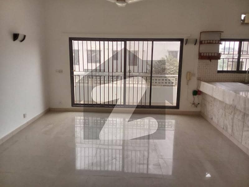 DEFENCE PHASE 6, 600 YARDs BUNGALOW ON RENT. DEFENCE PHASE 6, 600 YARDs BUNGALOW ON RENT.