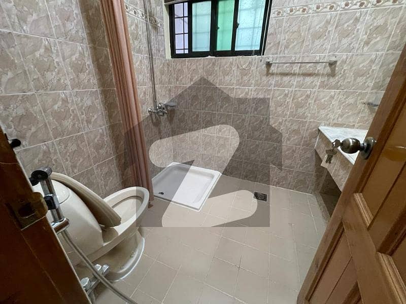 HOUSE FOER RENT IN F-7 HOUSE FOER RENT IN F-7