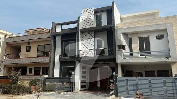7 Marla house available for sale 7 Marla house available for sale
