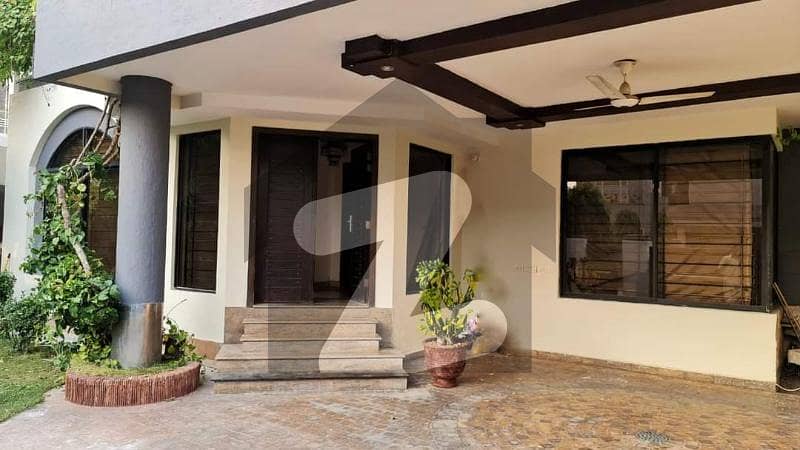 1 Kanal Used Bungalow For Sale in Cheapest Price in DHA Lahore 1 Kanal Used Bungalow For Sale in Cheapest Price in DHA Lahore
