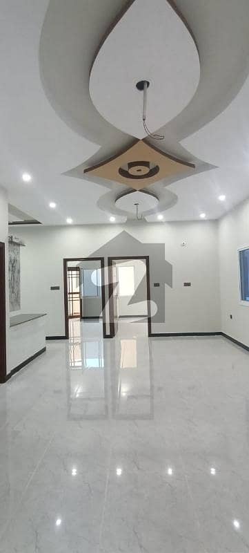 سومرا سوسائٹی سکیم 33,کراچی میں 6 کمروں کا 10 مرلہ مکان 4.1 کروڑ میں برائے فروخت۔