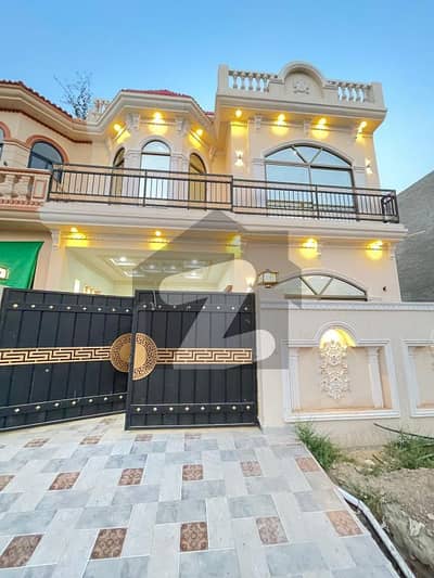 بش ایگزیکٹو ولاز ملتان میں 4 کمروں کا 5 مرلہ مکان 1.75 کروڑ میں برائے فروخت۔