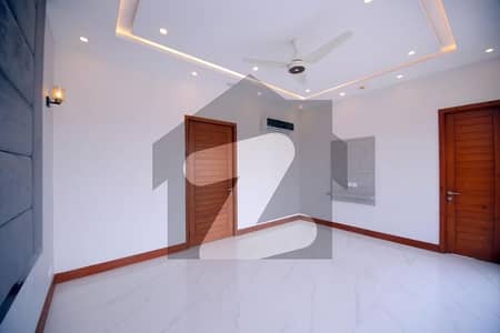 ڈی ایچ اے فیز 4 ڈیفنس (ڈی ایچ اے),لاہور میں 4 کمروں کا 10 مرلہ مکان 5.5 کروڑ میں برائے فروخت۔ ڈی ایچ اے فیز 4 ڈیفنس (ڈی ایچ اے),لاہور میں 4 کمروں کا 10 مرلہ مکان 5.5 کروڑ میں برائے فروخت۔