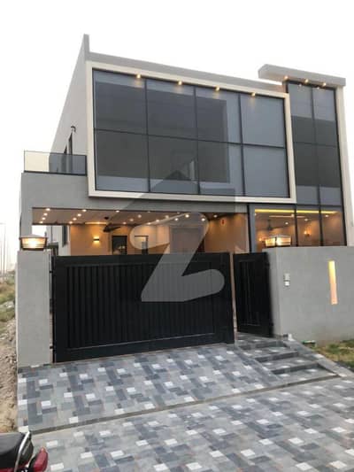Move-In Ready 10-Marla Stylish Bungalow in DHA Phase 7 4 Bedrooms, Lush Lawn, Company Kitchen & More Easy Deal! Move-In Ready 10-Marla Stylish Bungalow in DHA Phase 7 4 Bedrooms, Lush Lawn, Company Kitchen & More Easy Deal!