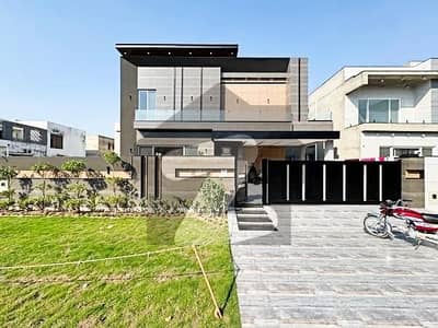 LUXURIOUS HOUSE 1 KANAL AVAILABLE FOR SALE IN DHA PHASE 7 LAHORE