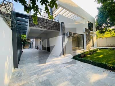 Luxurious Villa On Extremely Prime Location Available For Rent In Islamabad