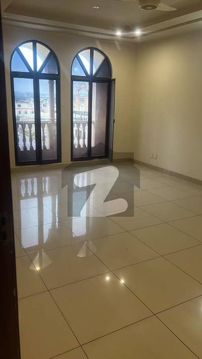 3 Bed Corner Park face Apartment