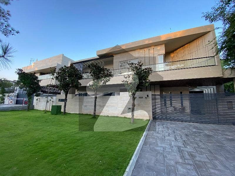 F-7/3 Brand New Luxurious House F-7/3 Brand New Luxurious House