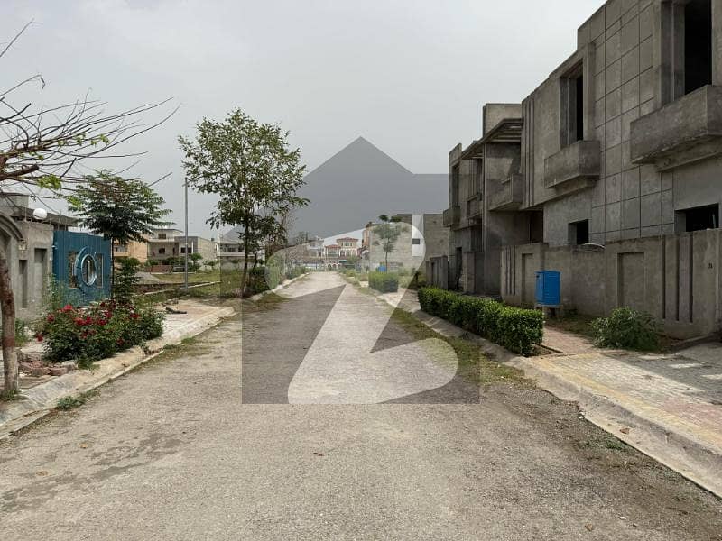 T&T F-17 30x60 PLOT AVAILABLE FOR SALE T&T F-17 30x60 PLOT AVAILABLE FOR SALE