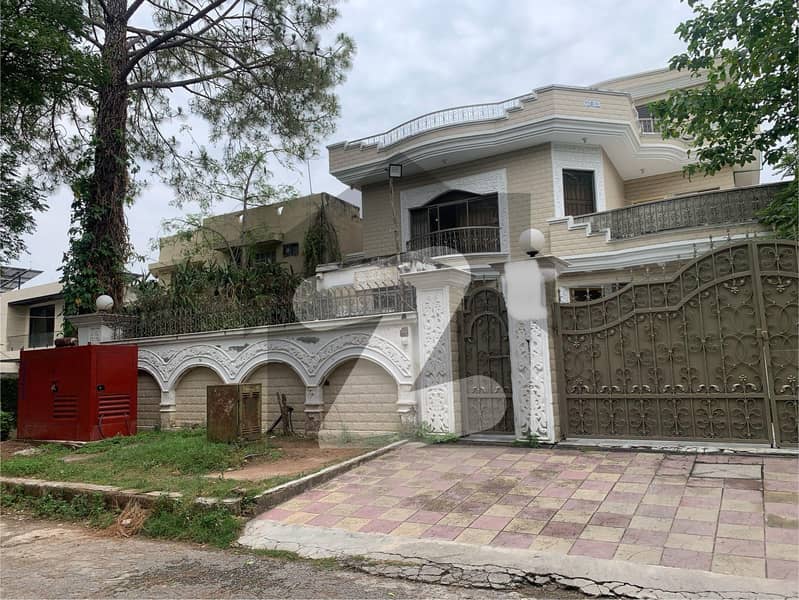 ایف ۔ 6 اسلام آباد میں 6 کمروں کا 1 کنال مکان 36.0 کروڑ میں برائے فروخت۔ ایف ۔ 6 اسلام آباد میں 6 کمروں کا 1 کنال مکان 36.0 کروڑ میں برائے فروخت۔