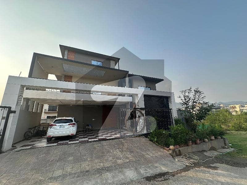 ARTISTIC HOUSE FOR SALE ARTISTIC HOUSE FOR SALE