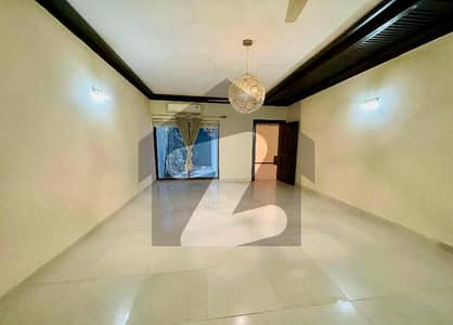 جی ۔ 6 اسلام آباد میں 7 کمروں کا 3 کنال مکان 63.5 کروڑ میں برائے فروخت۔