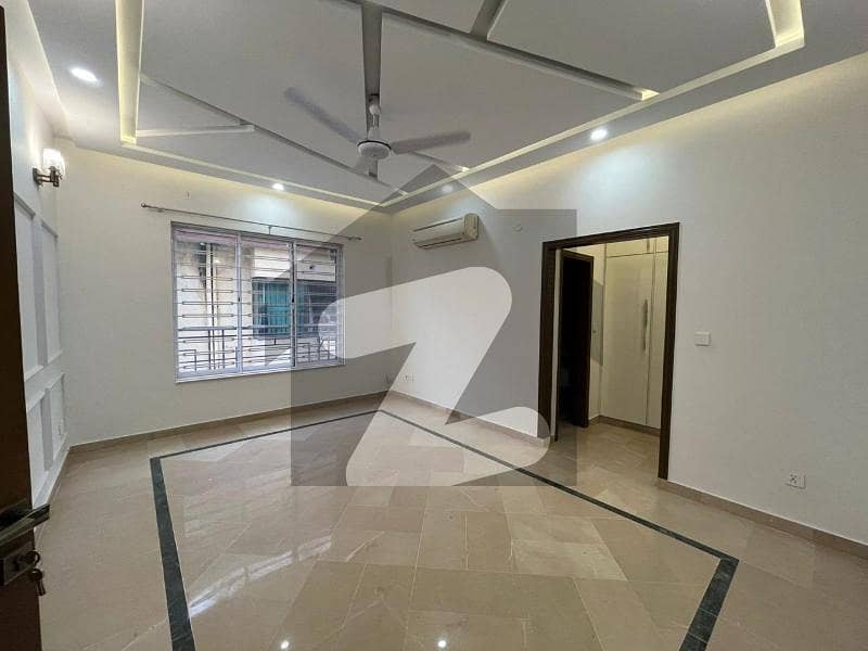 F8 500 Square Yead 6 Bedroom Drawing Dining, TV Lounge, Servant F8 500 Square Yead 6 Bedroom Drawing Dining, TV Lounge, Servant