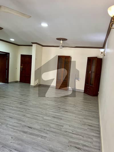 F-10  Park Tower  3 Bed Room Flat For Rent