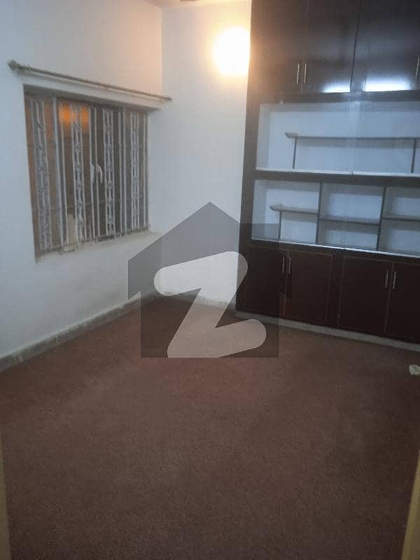 Upper Portion Available For Rent Upper Portion Available For Rent
