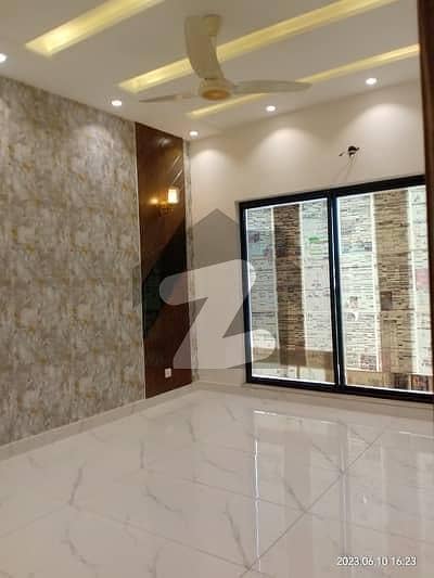 Brand New Portion For Rent Only 6 Months Used Out Standing Fully Tiled Floor On The 80 Fit Double Rood Out Class Location