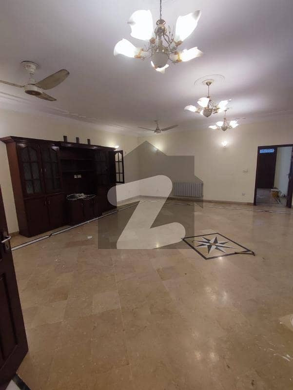 3 Bed Ground Portion Available For Rent In F11 3 Bed Ground Portion Available For Rent In F11