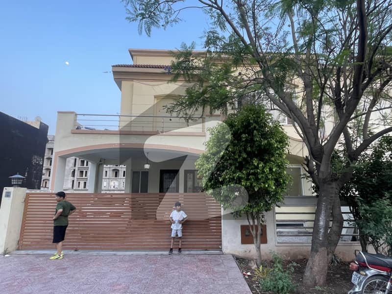 10 Marla Ground + Basement For Rent 10 Marla Ground + Basement For Rent