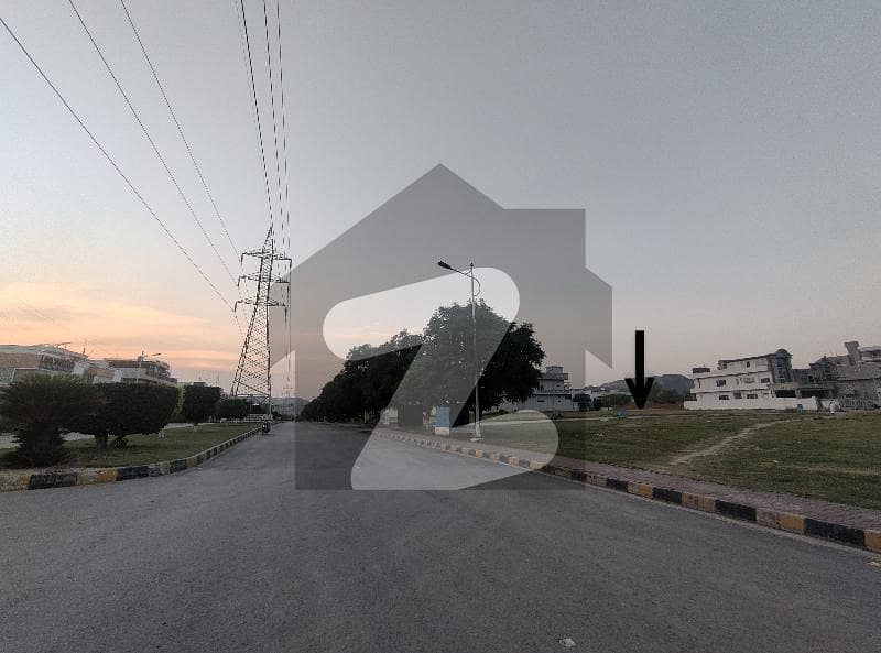 Prime Location 1 Kanal Plot Prime Location 1 Kanal Plot
