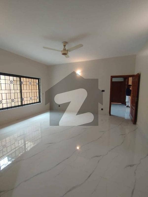 Beautiful Full House in F-11, Prime Location, Near to Markaz. Beautiful Full House in F-11, Prime Location, Near to Markaz.